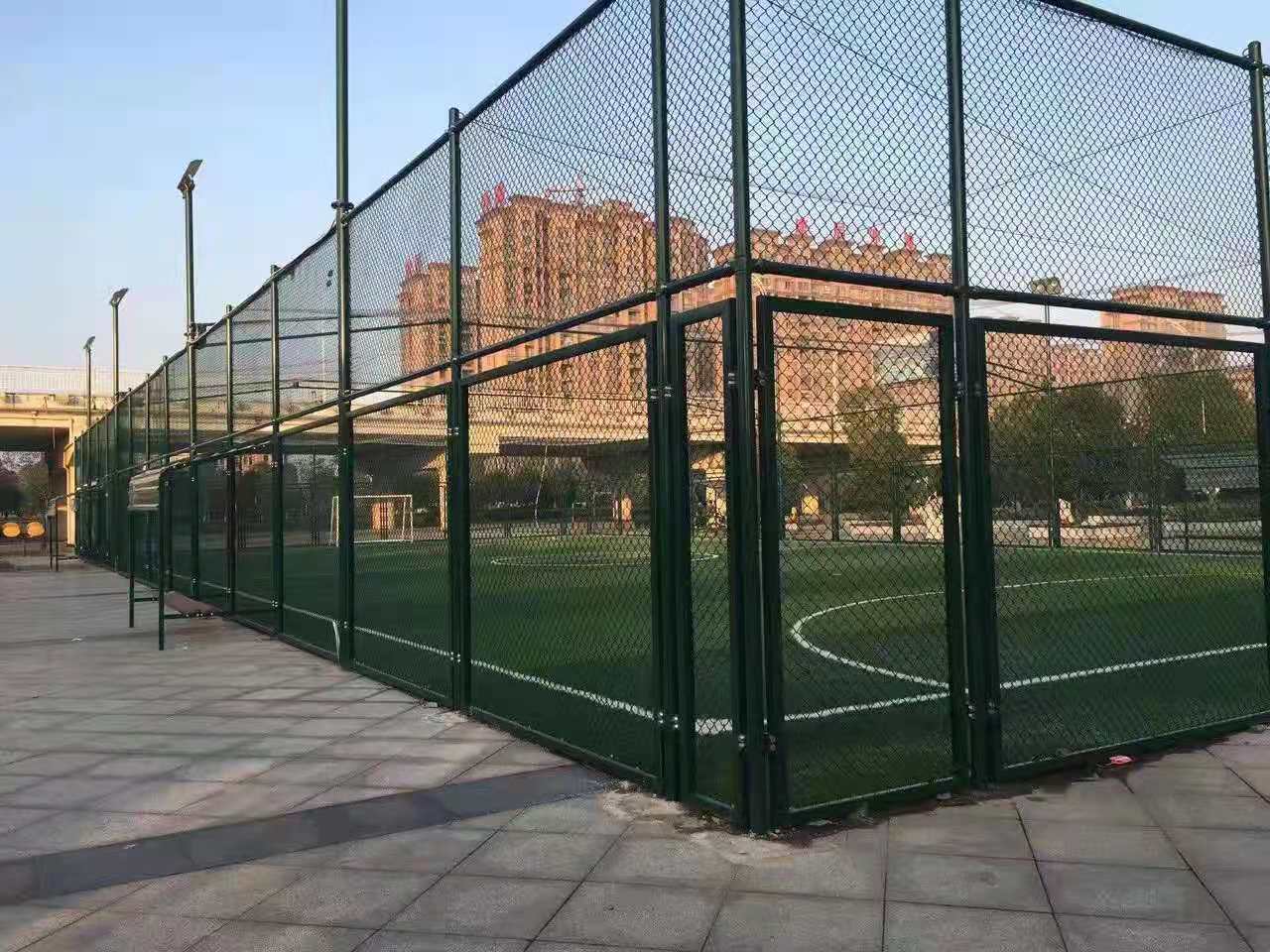鑫旺丰广州篮球场隔离网标准尺寸
