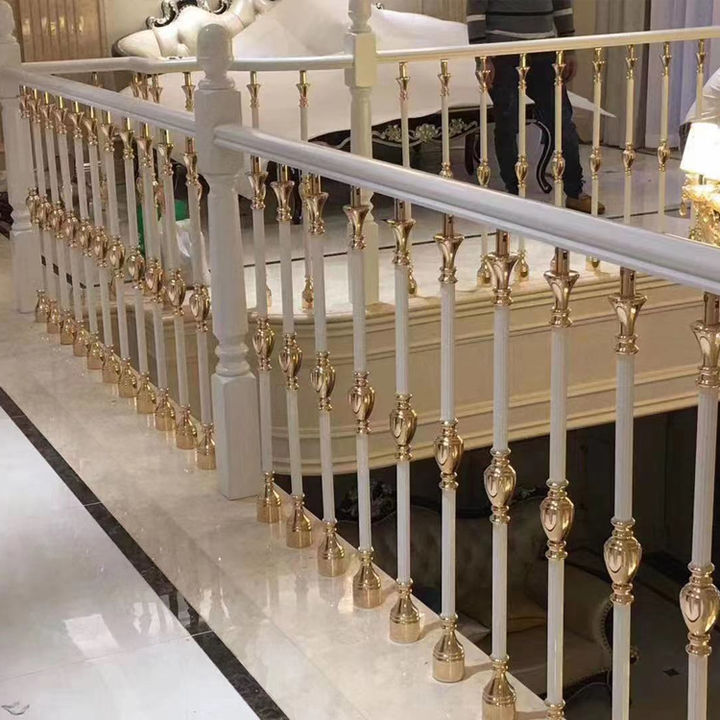 弧型铝艺围栏 豪宅沙金铜楼梯扶手带来现代与时尚
