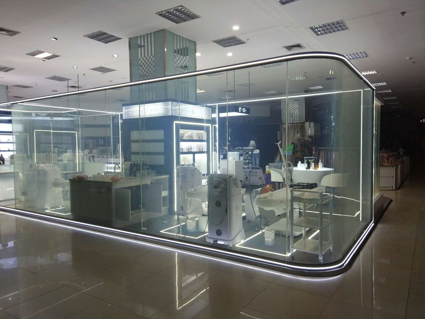 高透调光玻璃膜电子变色门窗隔断智能电控雾化玻璃通电透明投影膜