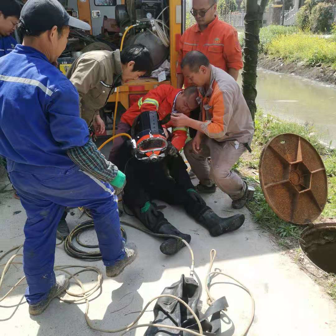 雨花臺區(qū)市政紫外光固化管道修復(fù)價(jià)格 紫外光固化免開挖修復(fù)