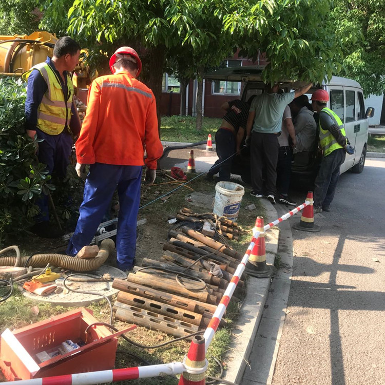 南京河水管道局部树脂固化修复工程预算,管道加固