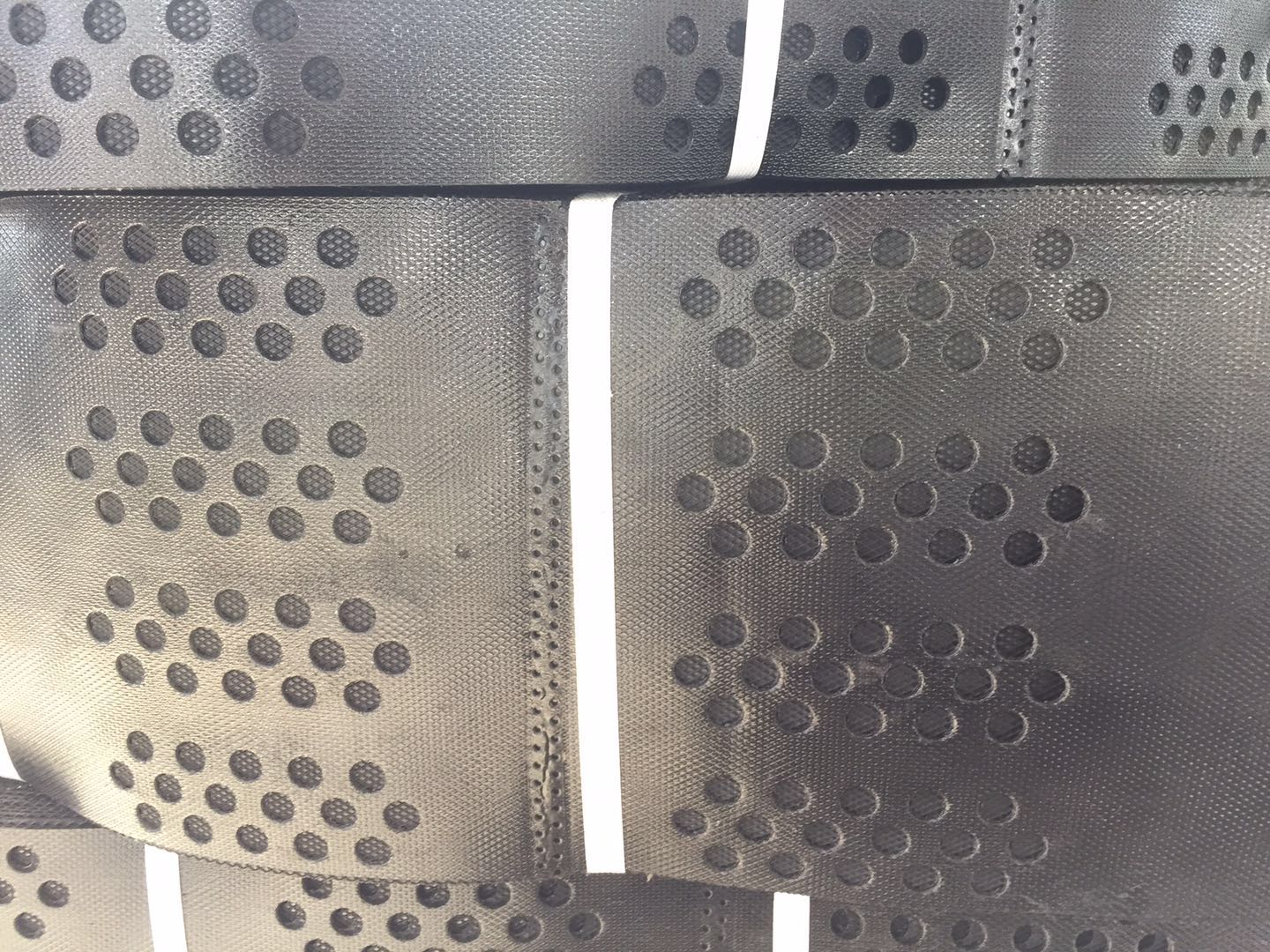 泰安路奥工程材料有限公司 绿色环保蜂巢格室 格栅