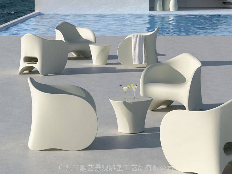 玻璃钢户外休闲椅桌子组合商城美陈广场创意坐凳创意心型公共休息