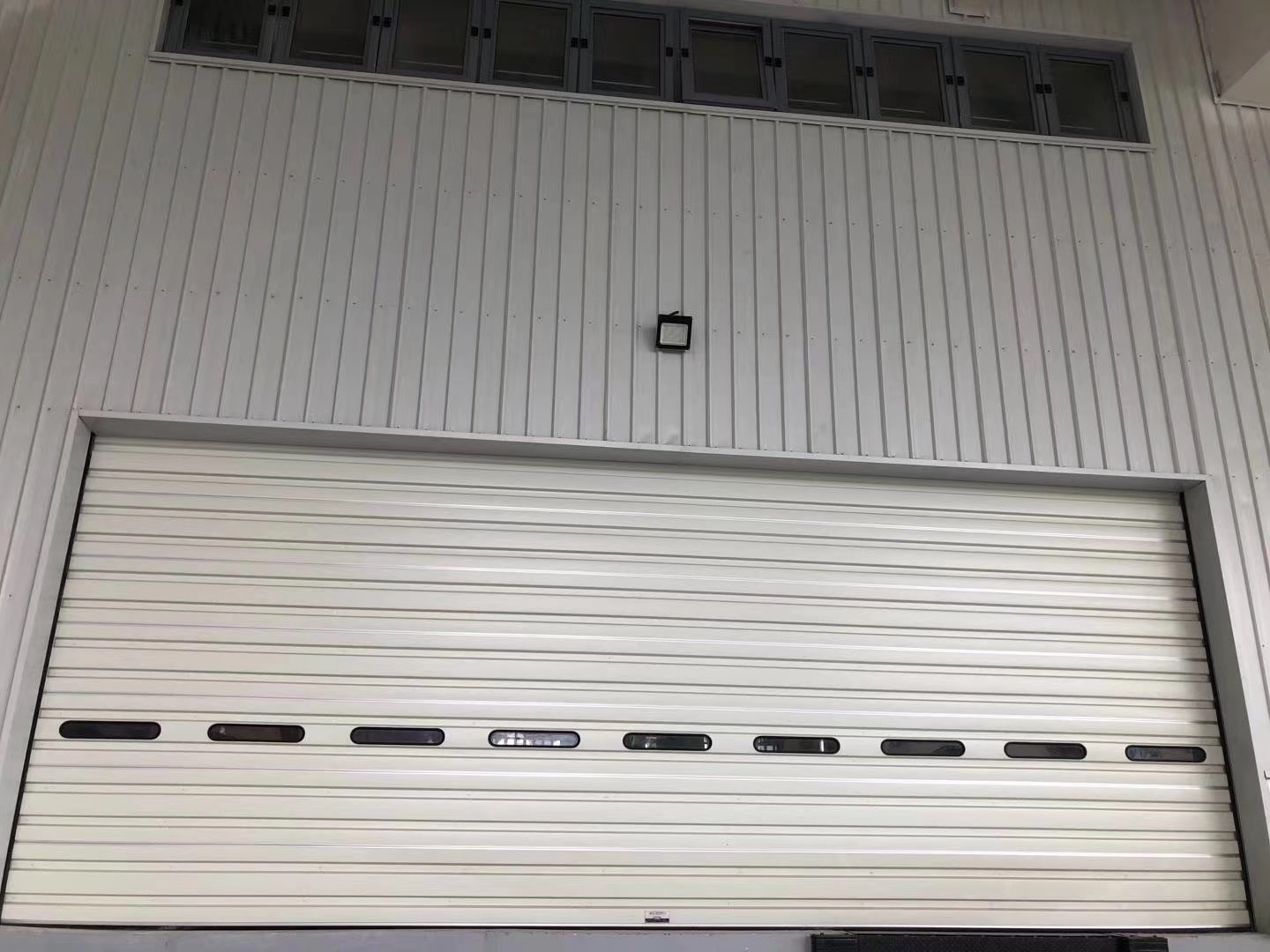 青海铝单板门定制 铝制滑行门