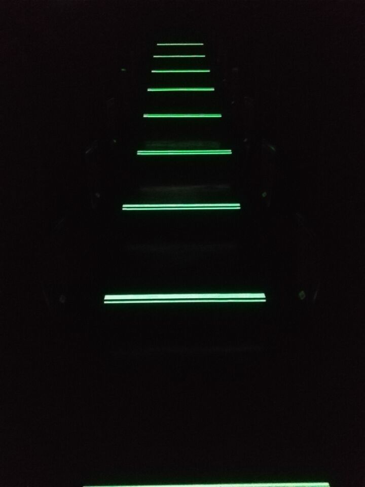 夜光楼梯踏步防滑条