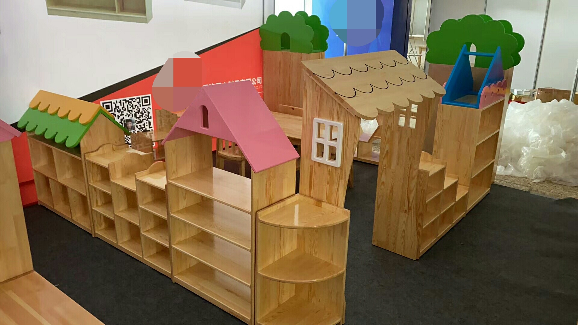 幼儿园实木书包柜转角柜梯形柜隔断组合柜幼儿木制品生产厂家