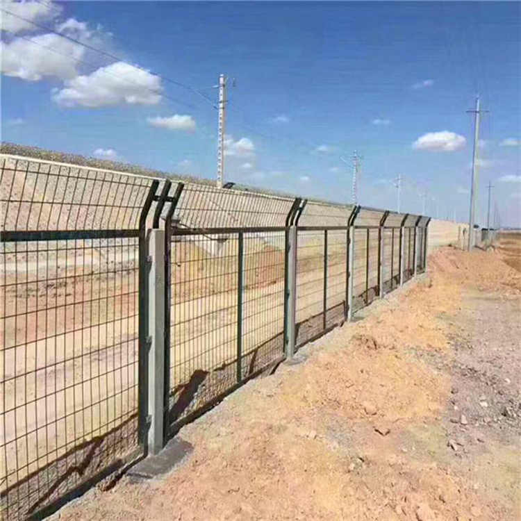 深圳铁路护栏网-铁路护栏网的水泥固定桩