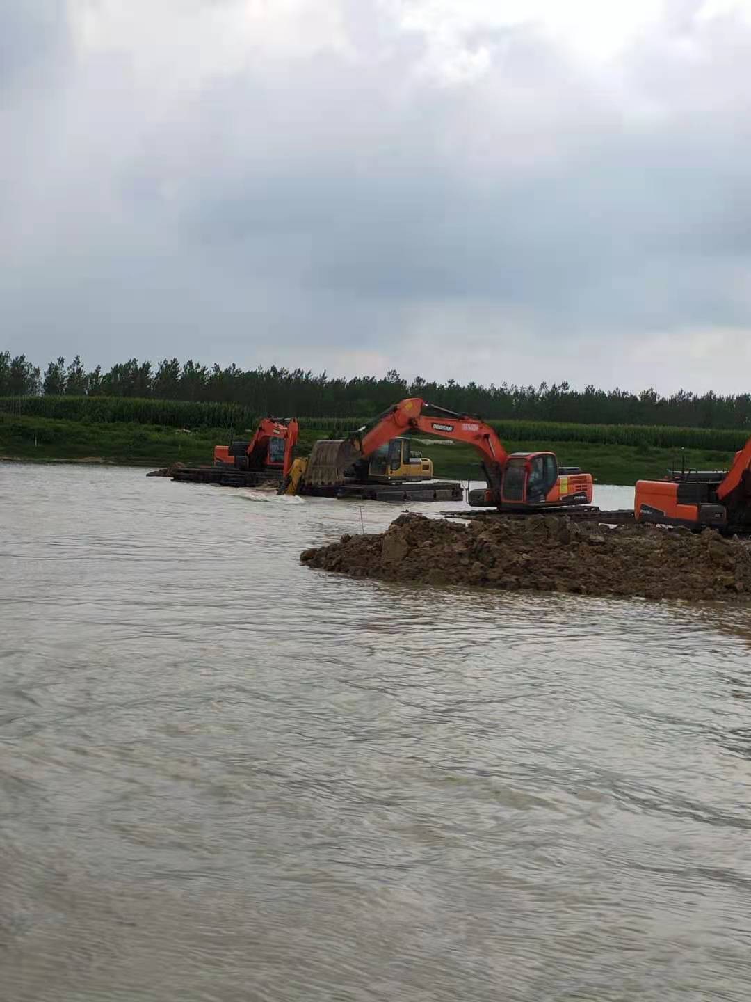 施工团队经验丰富 成都河道清淤工程 管道清淤