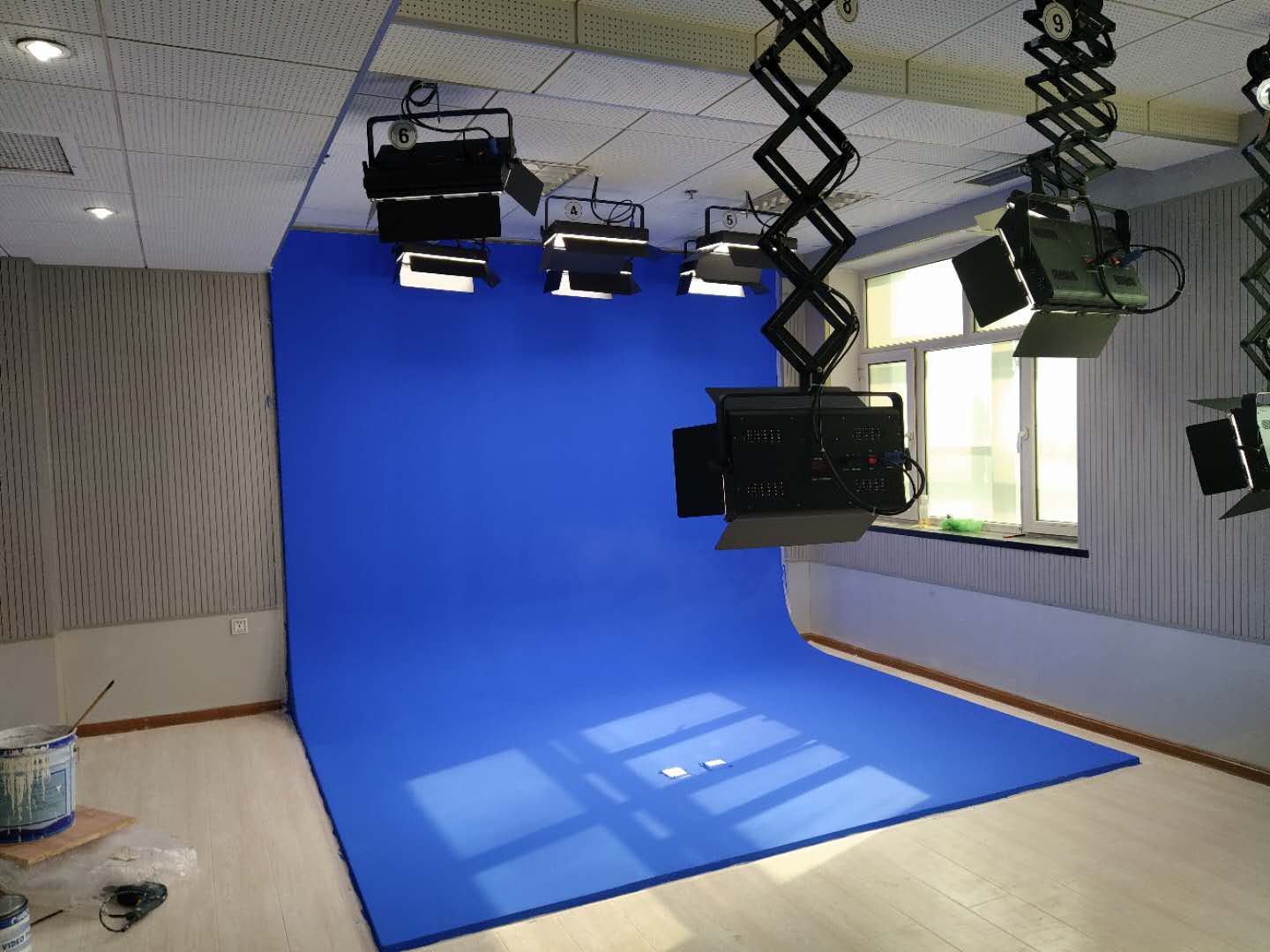 天创华视演播室搭建多媒体数字虚拟演播室虚拟抠像蓝箱搭建