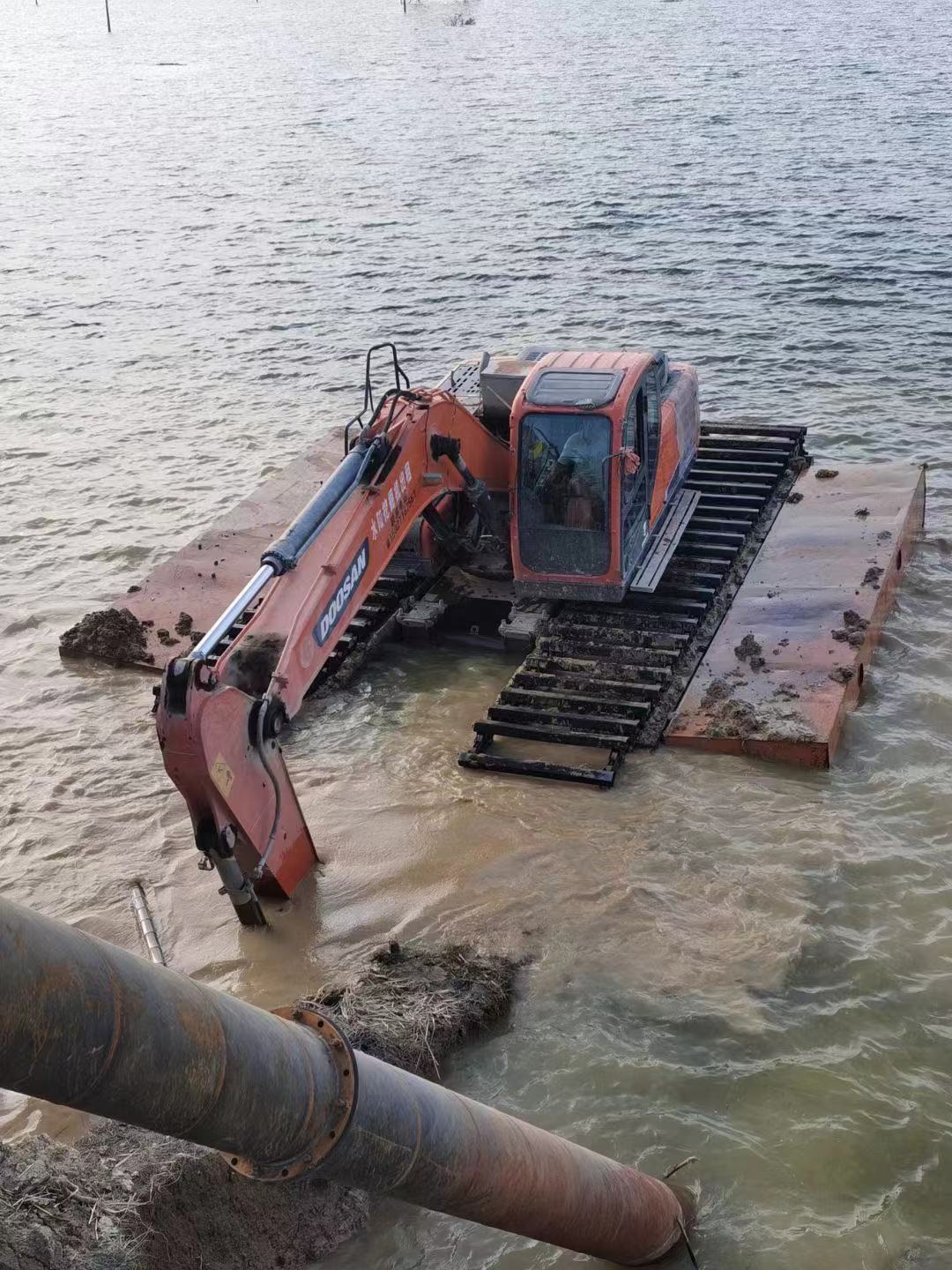 巢湖水挖机出租包月 水路两用挖机租赁