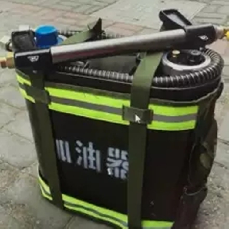森林消防扑火工具器材 灭火机加油器 背油器 背油桶 背水桶 便携式金属桶