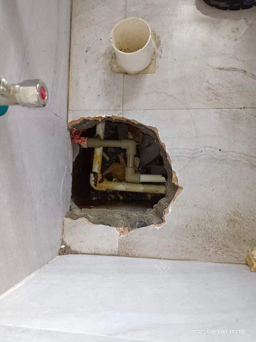 怎样检查自来水管漏水、佛山探测埋在墙里管道漏水