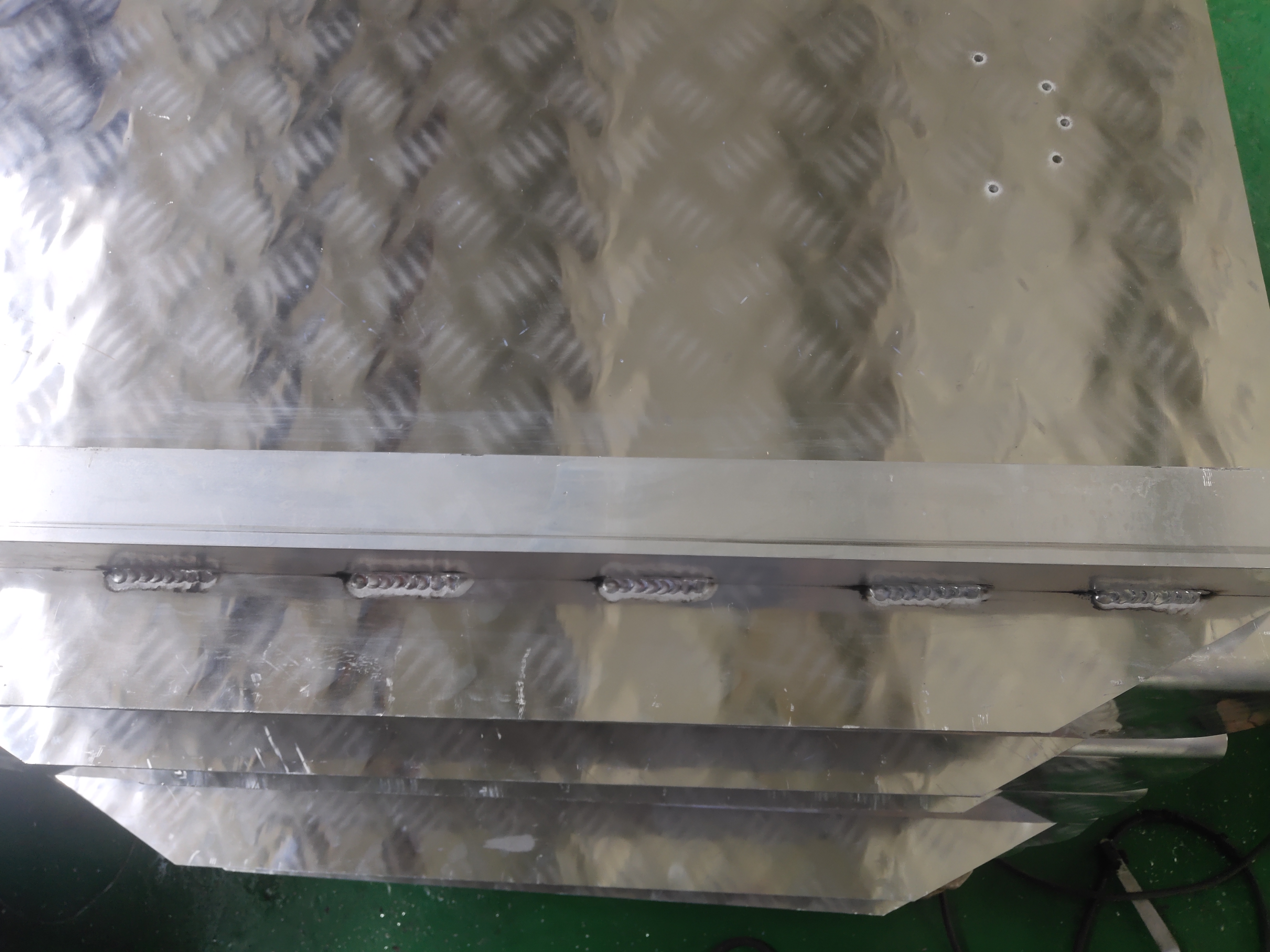 批量铝合金方管板焊接加工