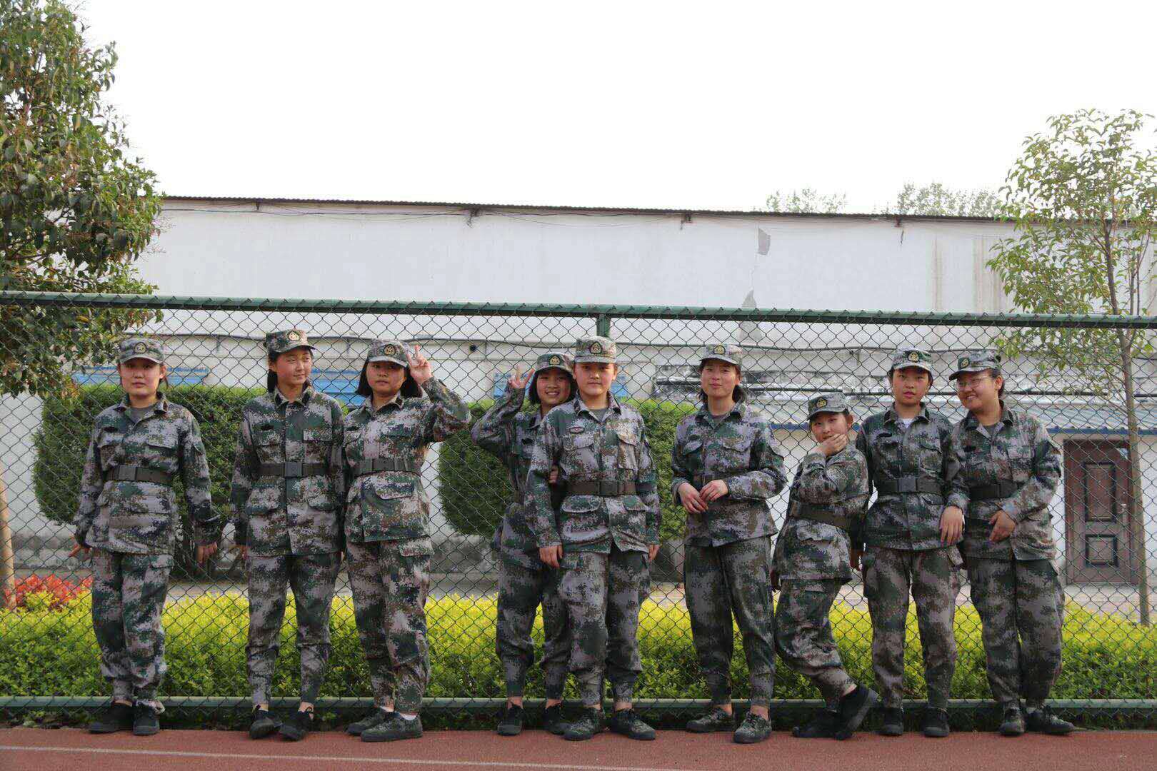 安陽正規心理咨詢教育中心 軍事訓練夏令營