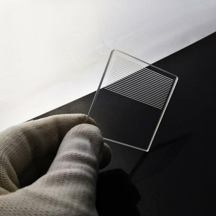 红外透见可吸收玻璃 冷光源隔热玻璃 微纳切割 微纳钻孔 制作精良 -玻璃微孔 小孔加工