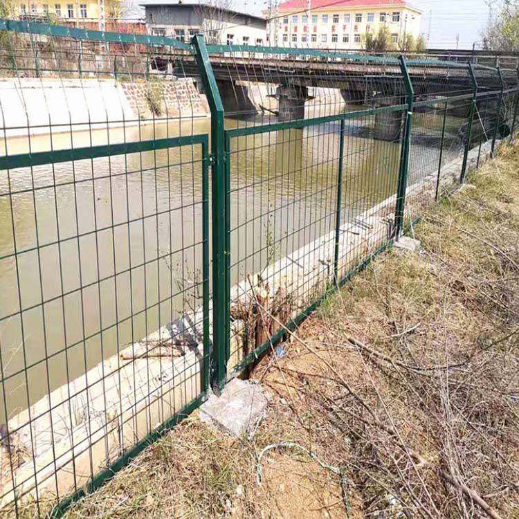 百瑞 运河防穿越防护栏 方通框架护栏 焊接网隔离栅厂家定制