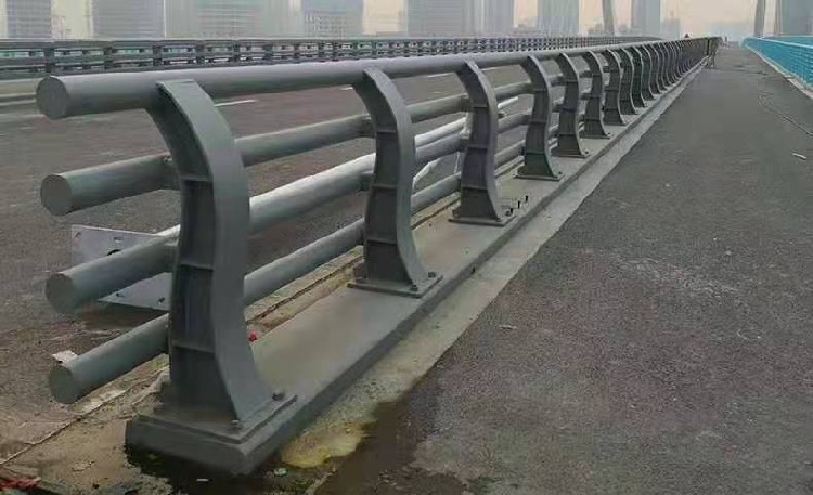 临沂桥梁护栏施工方案,不锈钢桥梁护栏