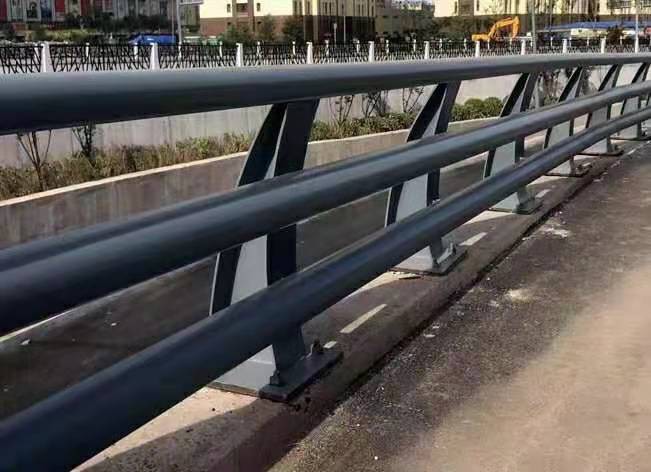 山东桥梁护栏施工方案,不锈钢桥梁护栏