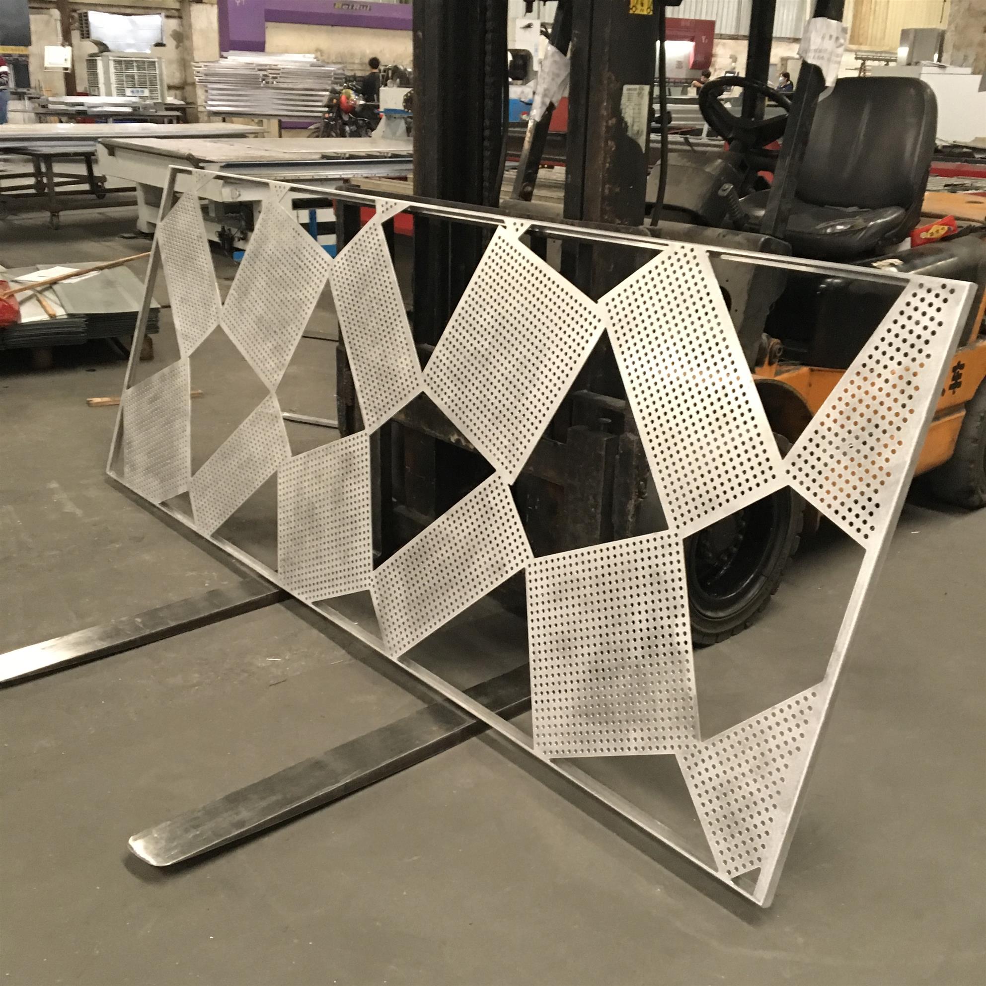 南昌装饰弧形铝单板供应商 重量轻-耐腐蚀-可定制
