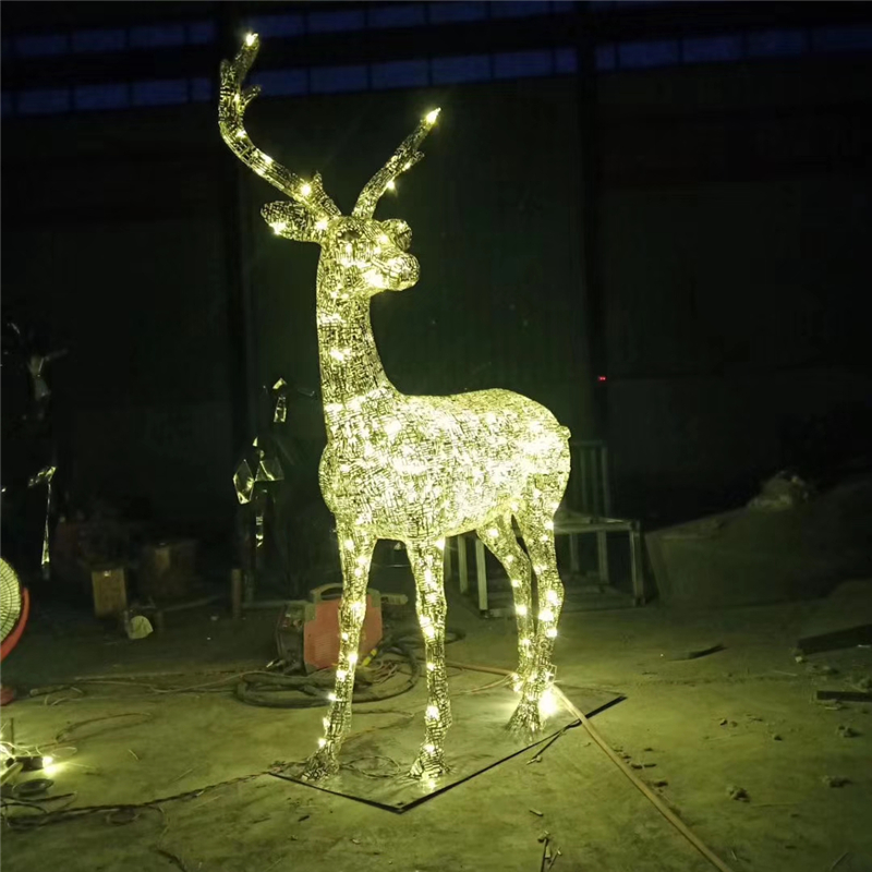 铁艺镂空鹿雕塑 工厂 发光镂空鹿雕塑