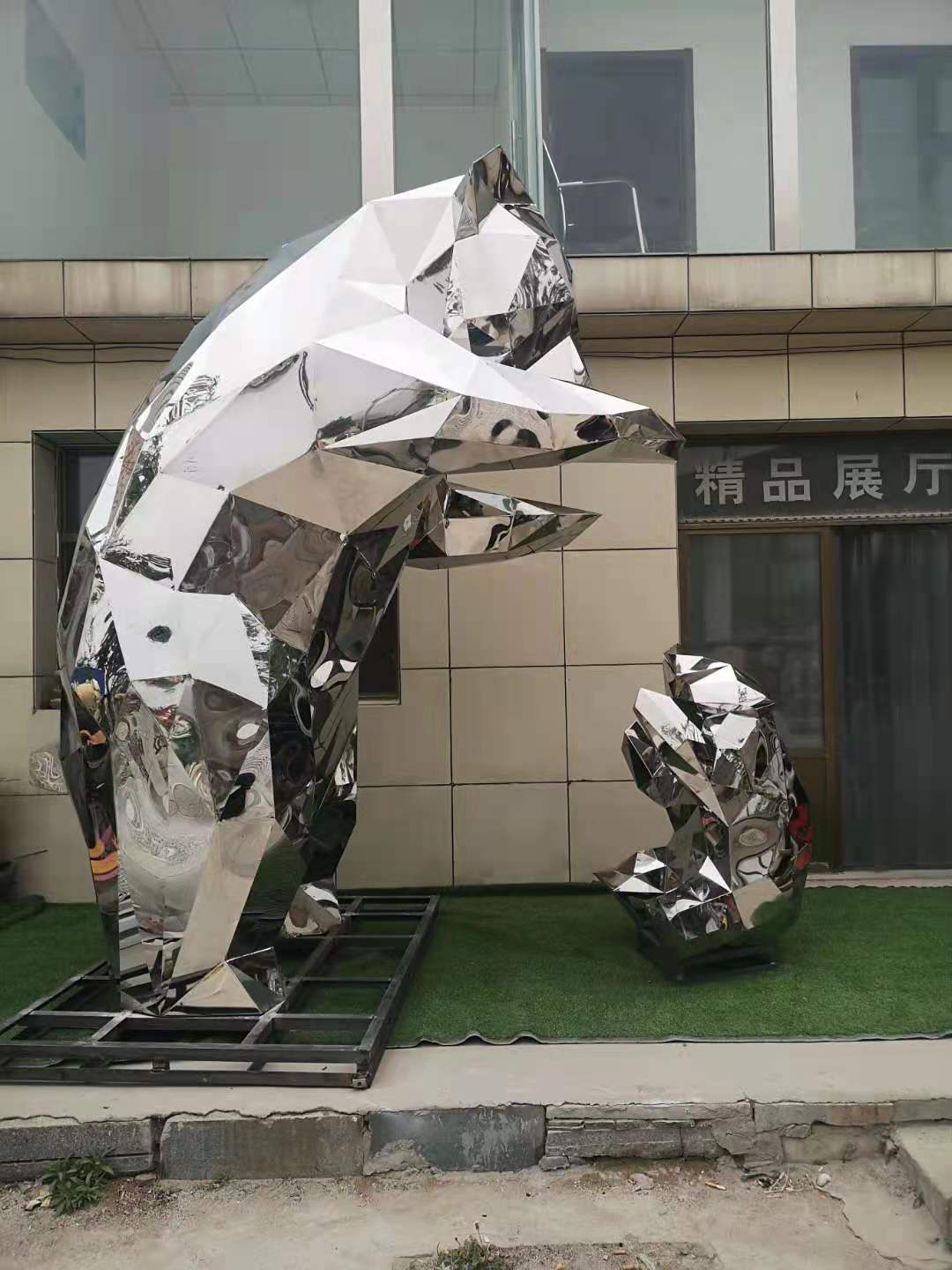 不锈钢雕塑按米算