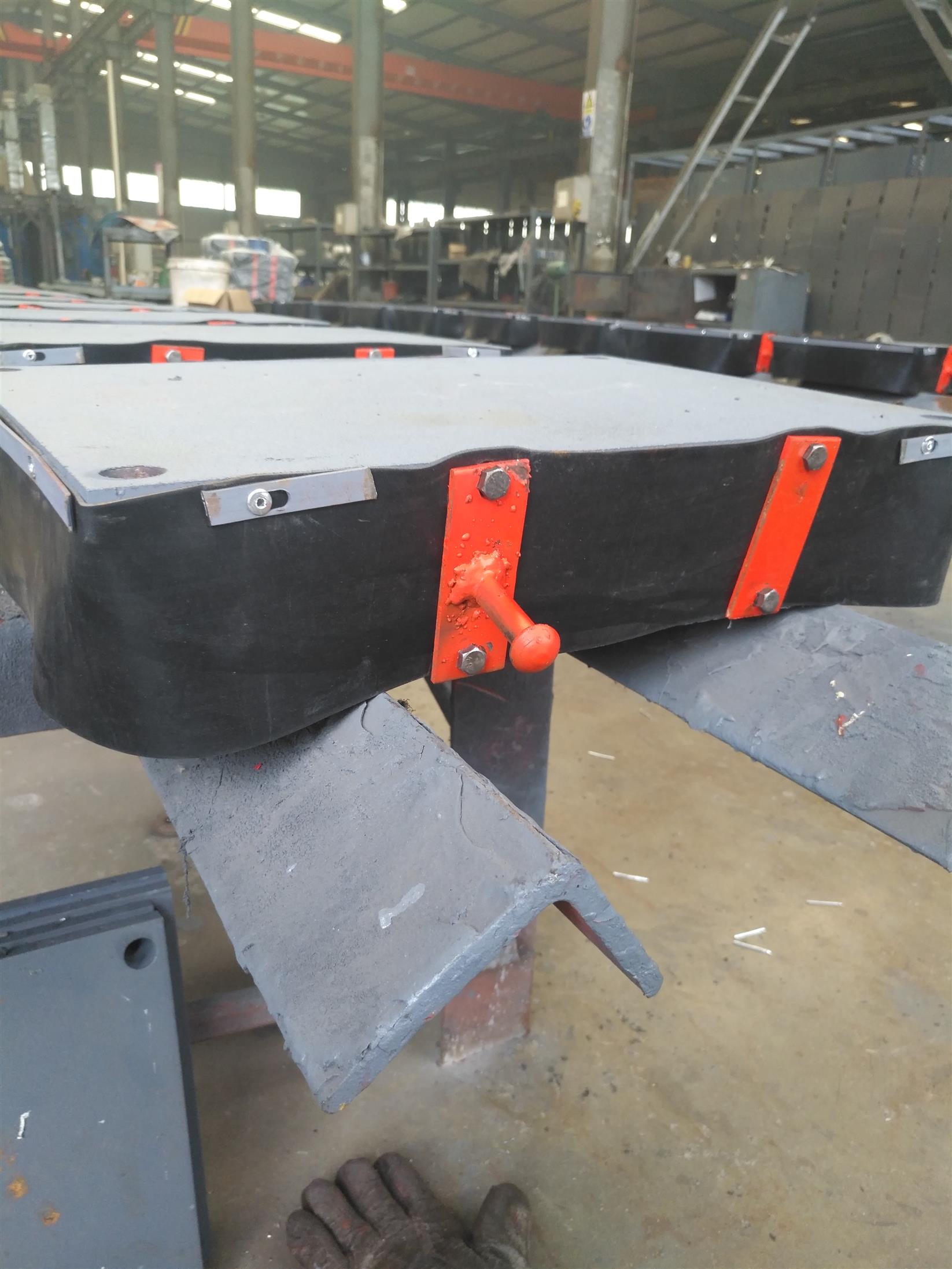 隔震橡膠墊板 重慶圓形板式橡膠支座 規格及尺寸