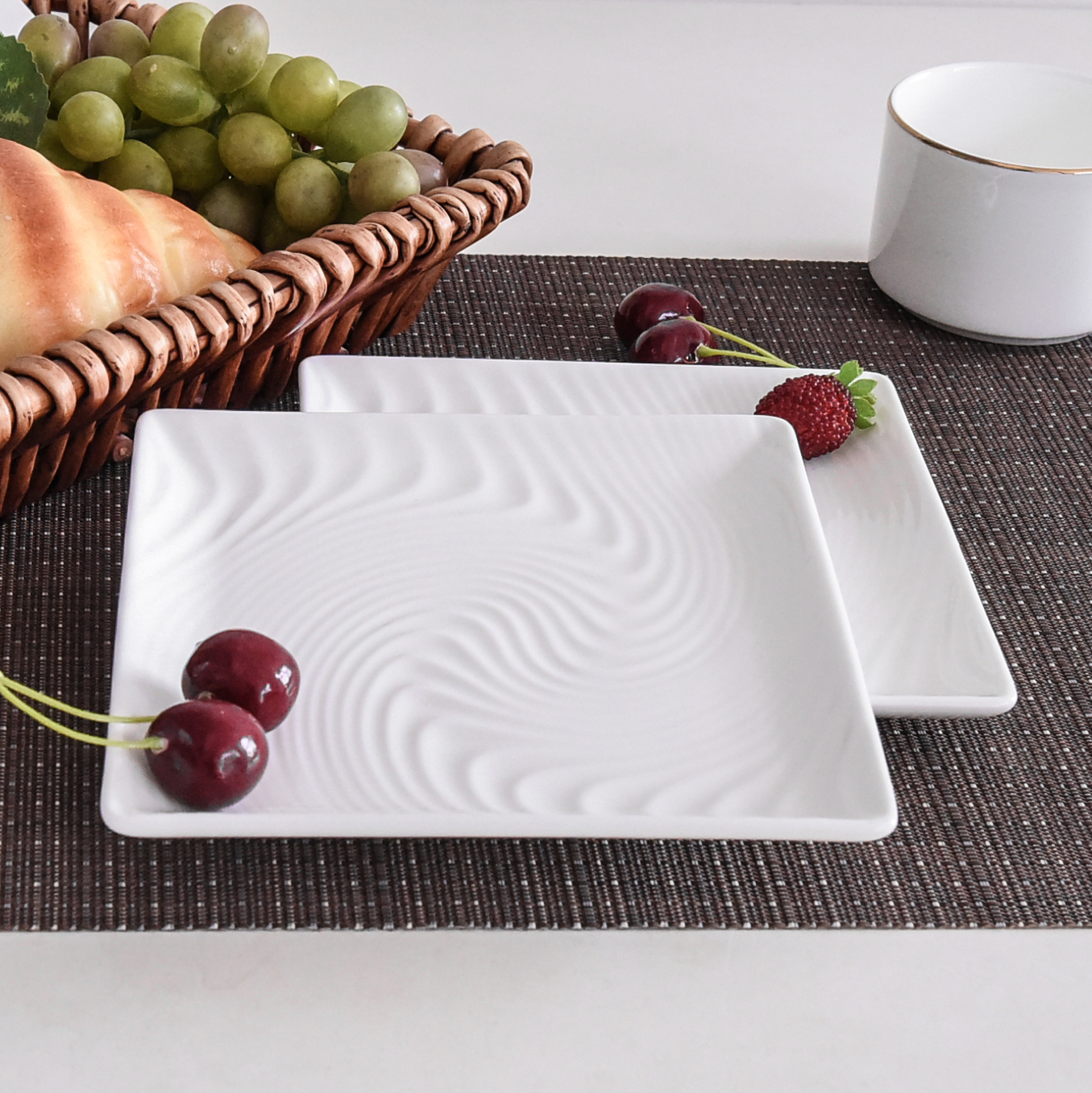 唐山奥美批发创意浮雕盘子 纯白陶瓷西餐盘 骨瓷正方盘餐具