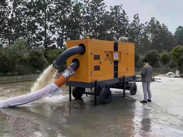 应急防洪排涝10寸移动泵车