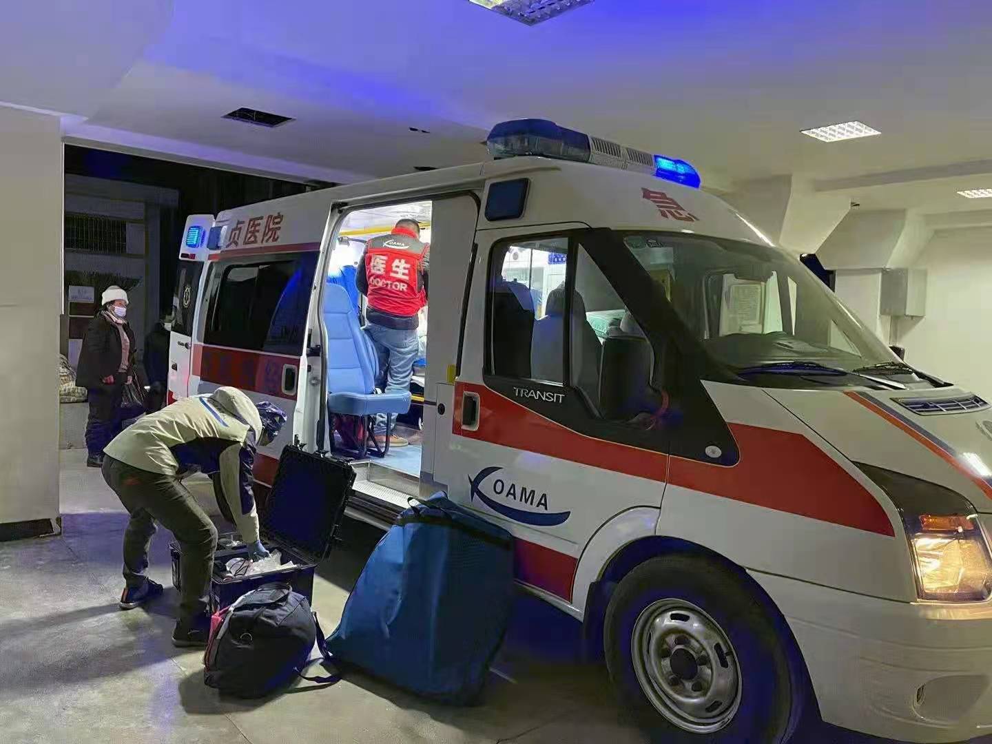急救车接送服务 锡林郭勒盟个人救护车出租电话 跨省救护车租赁