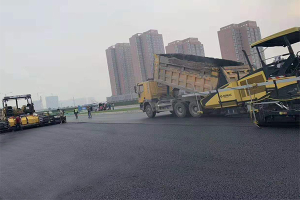 郑州登封彩色沥青 沥青路面施工报道