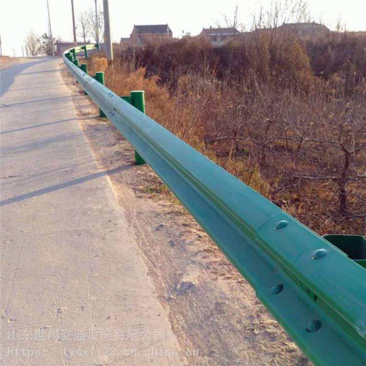 玉林陆川县农村公路用波形防护栏喷塑二波护栏价格实惠
