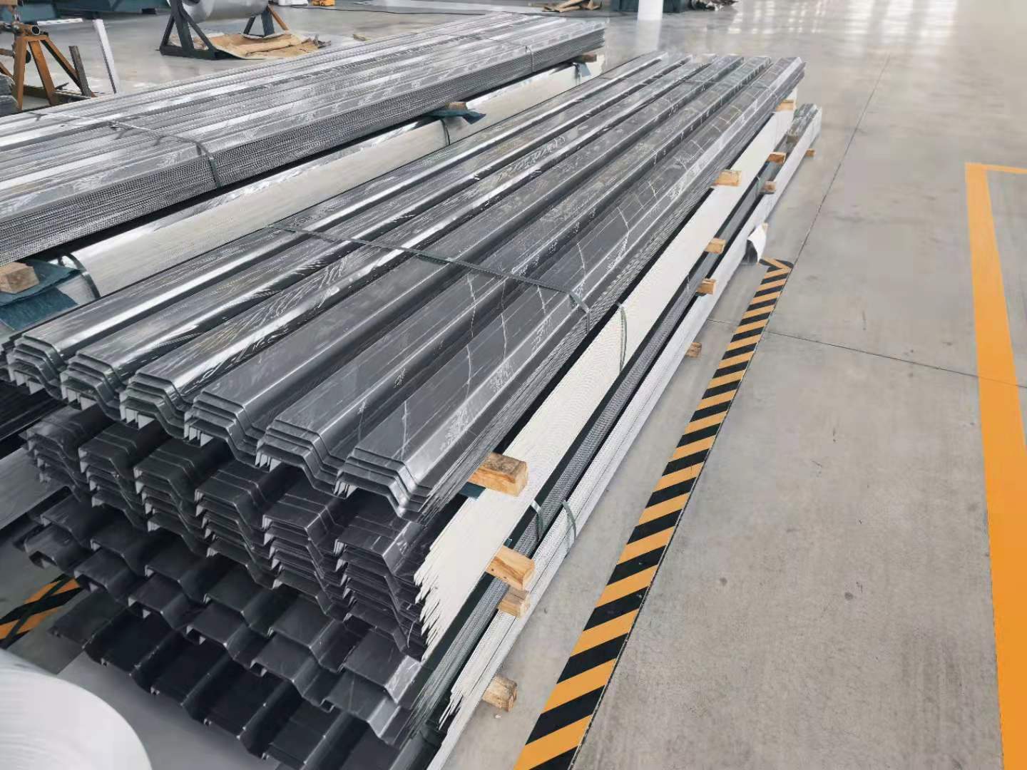 江苏 楼承板供应商 生产多种板型楼承板