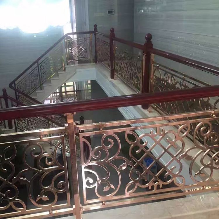 豪华铜雕弧型楼梯护栏 不一般的良辰美景
