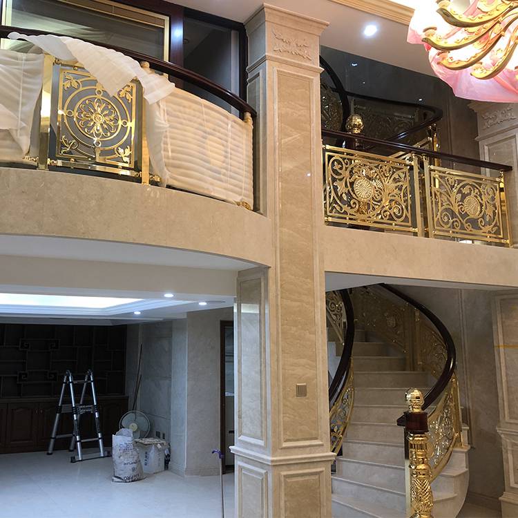别墅弧形欧式铝艺雕花实木楼梯扶手安装 豪华设计