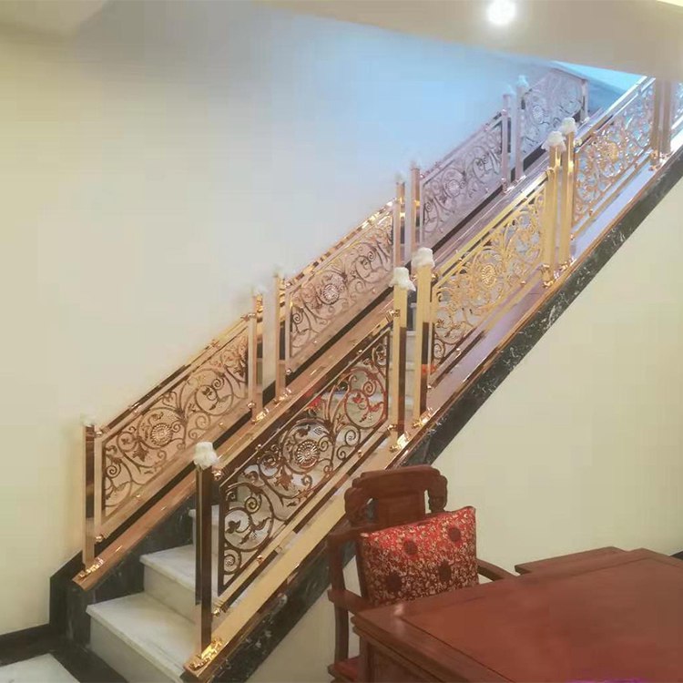 别墅装修设计土豪金铜栏杆 浮雕铝雕刻楼梯扶手安装