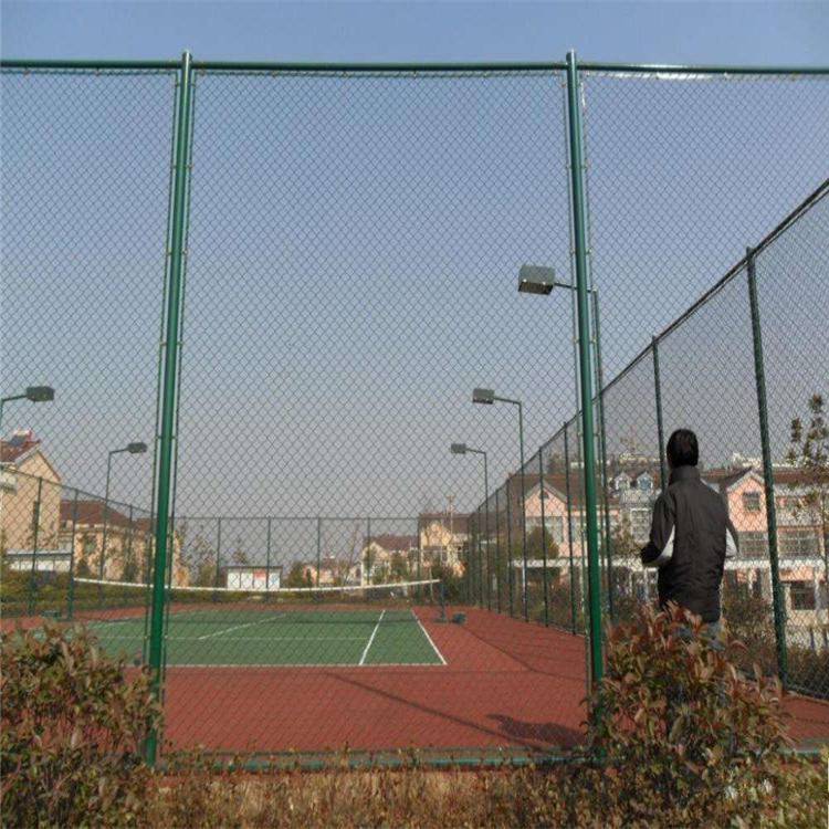学校操场围网绿色浸塑围网 体育围栏带弹性隔离网 排球场围网