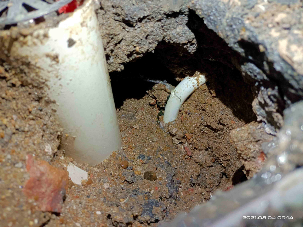 房屋暗装水管怎么查漏水点、家里埋在地板下管道漏水维修