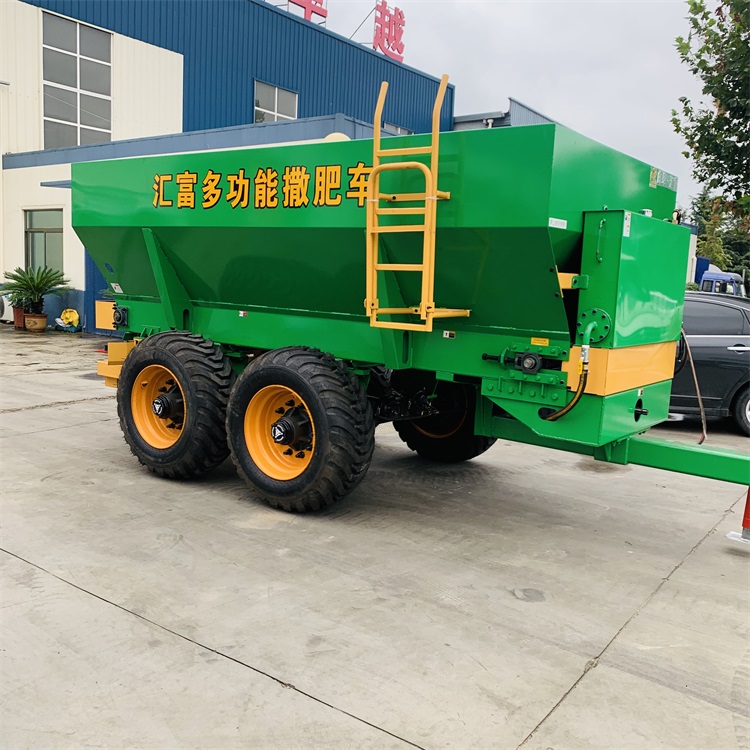 多用撒肥车