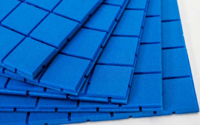 宁夏减震垫公司 创造辉煌 江苏瑞弗橡塑材料供应