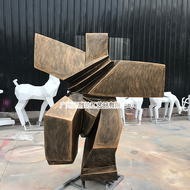 创意抽象雕塑-广州尚雕坊工艺制品经久耐用-仿铜抽象人物