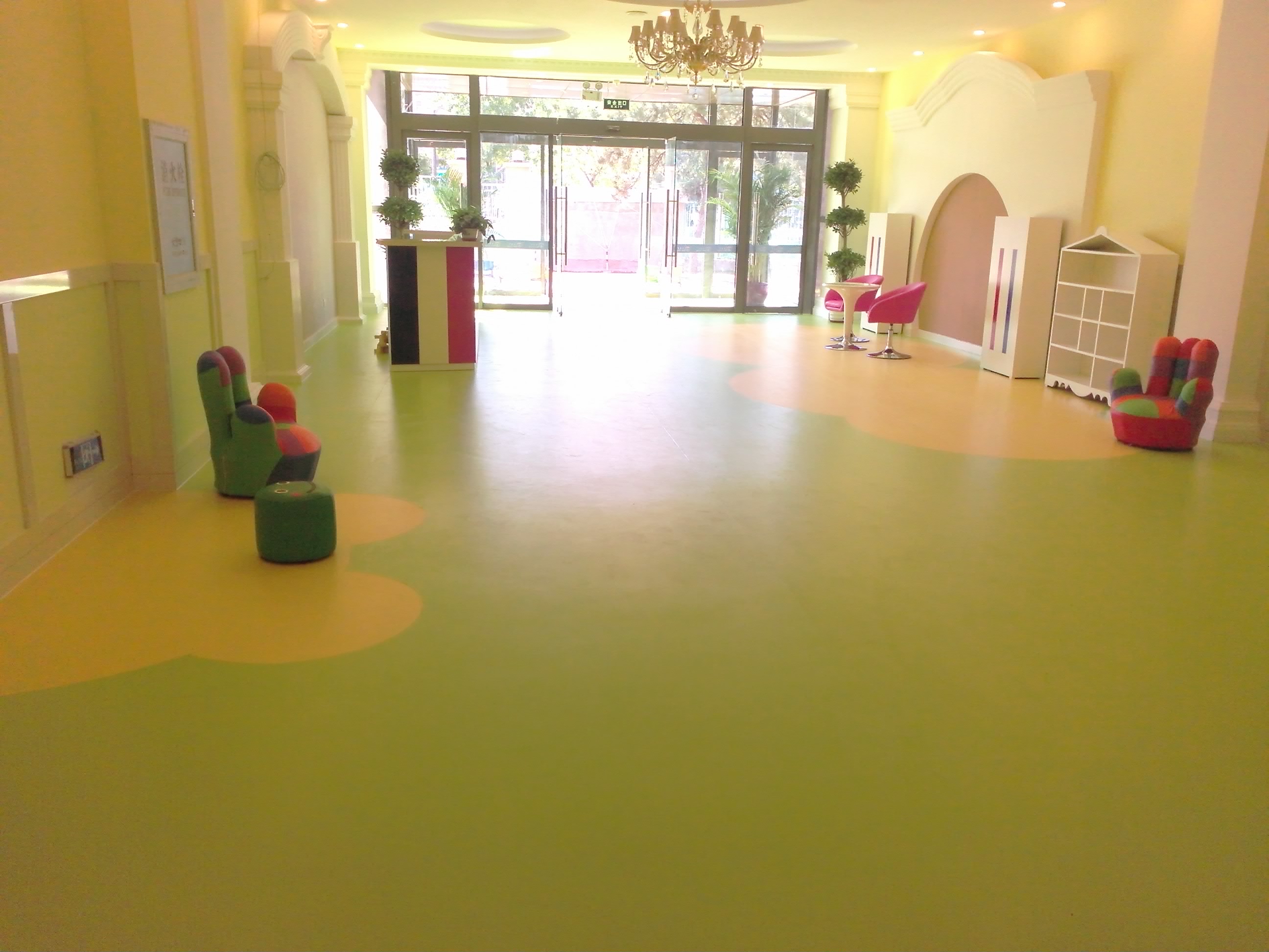 供应幼儿园环保、创意图案PVC地板