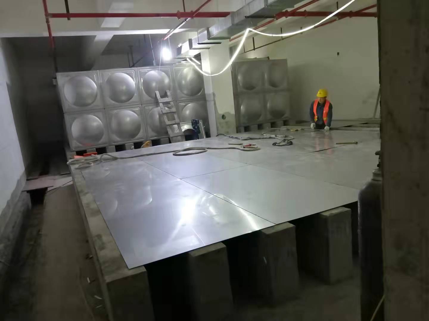 变频成套水箱 阿坝圆形不锈钢水箱批发厂家