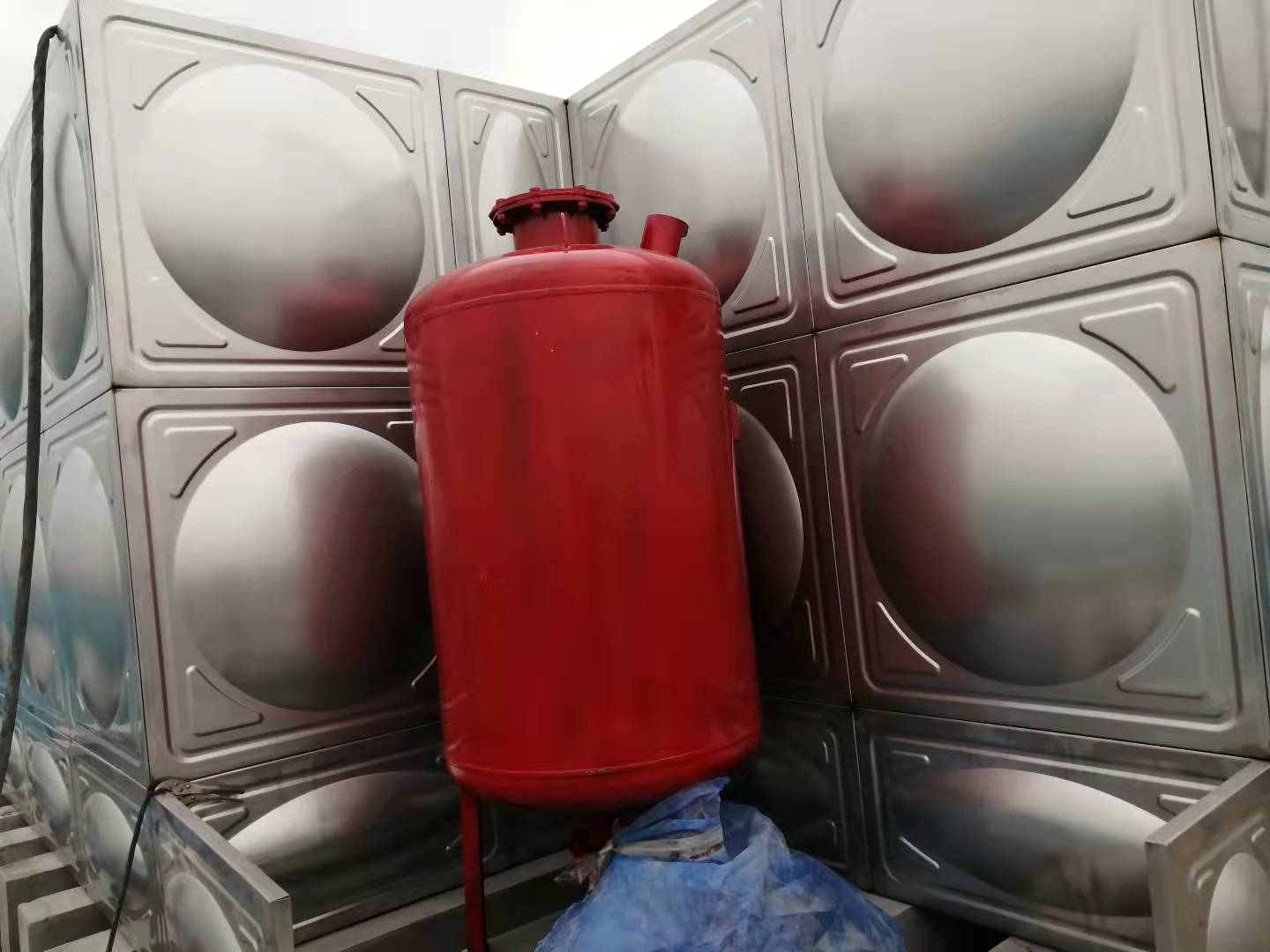 重庆江北区不锈钢组合水箱批发厂家 冷却塔 按需定制_成都金源泰供水设备