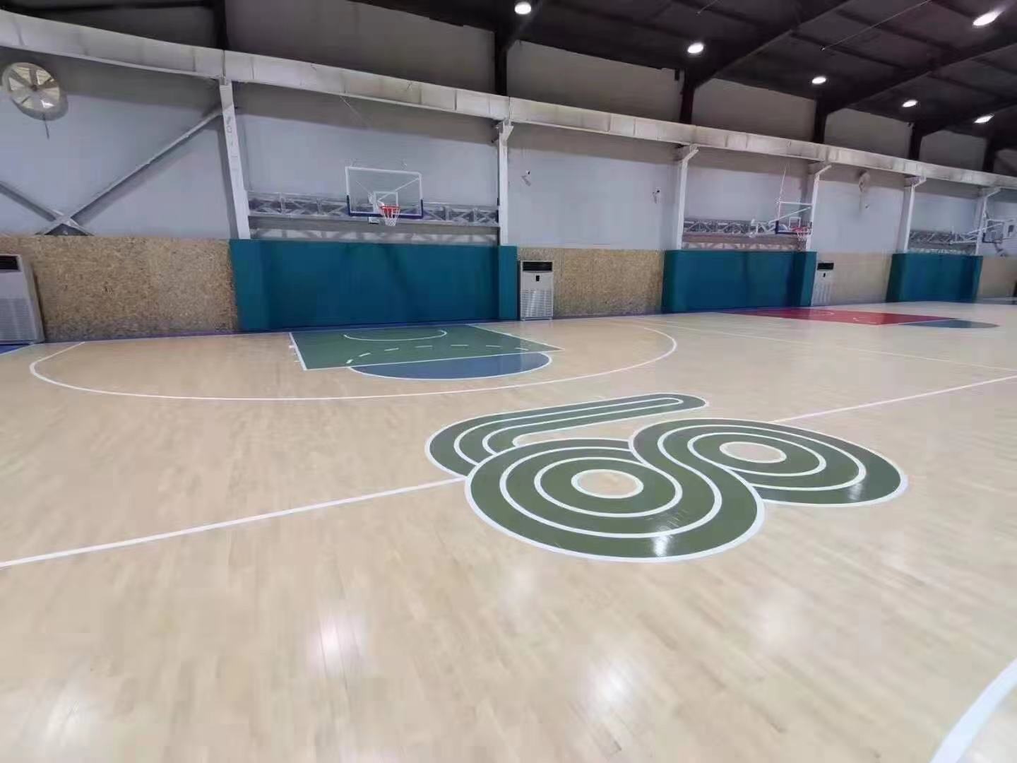 宇跃篮球馆运动木地板的保养是