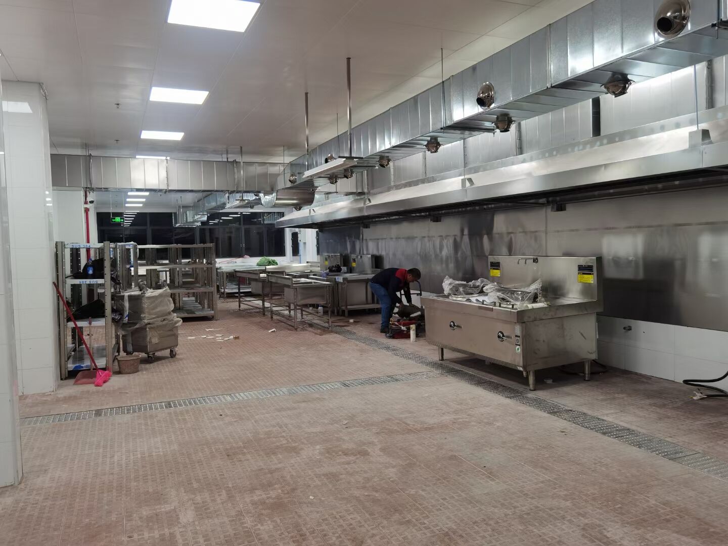 广州雍隆酒店学校工厂食堂成套商用厨房设备生产厂家加工定制安装