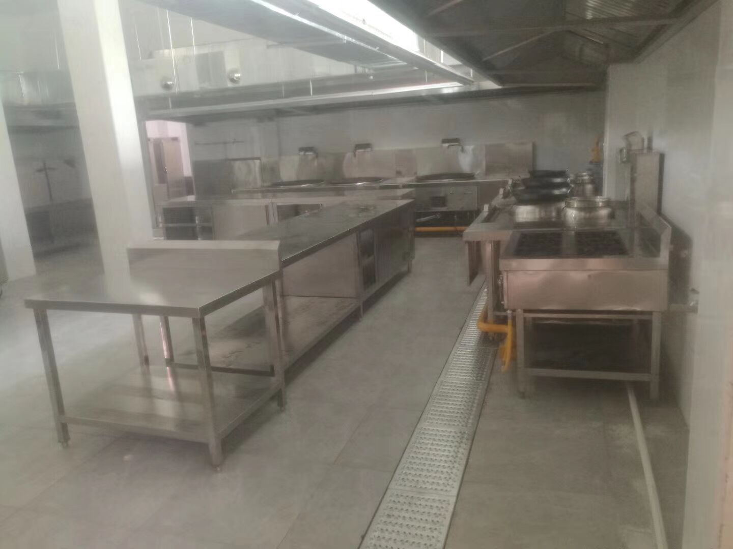 南宁市雍隆酒店酒楼饭店餐馆商用厨房设备生产厂家设计安装厨具工程