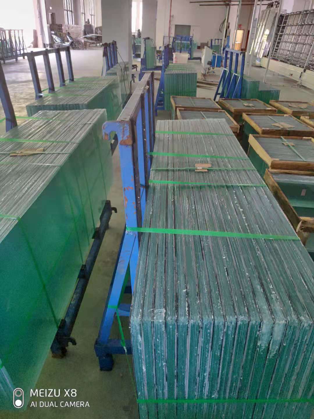 重庆防火玻璃厂出售高应力消防验收的玻璃