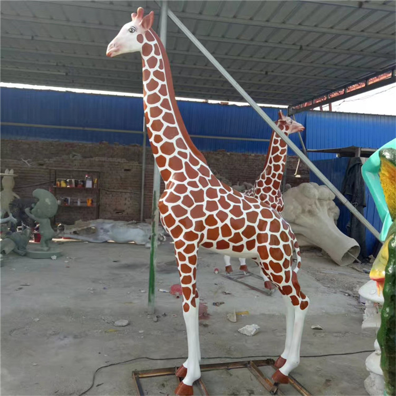 长颈鹿雕塑，玻璃钢仿真动物雕塑