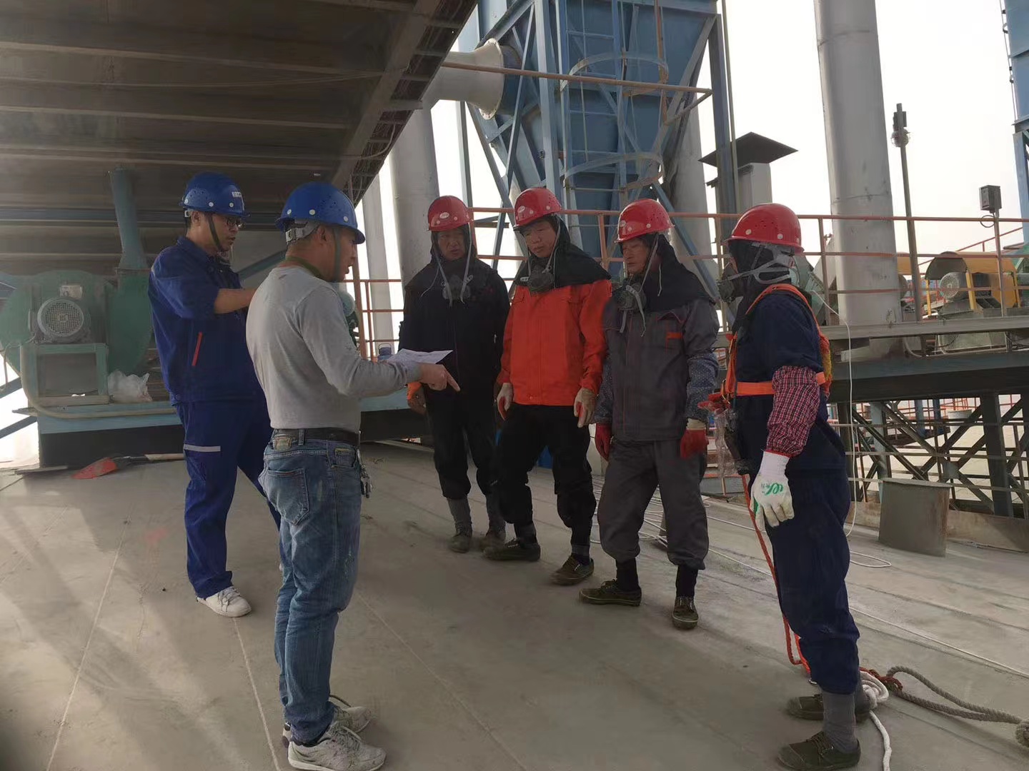 永州煤矿储煤筒仓清理公司 施工人员均持证上岗