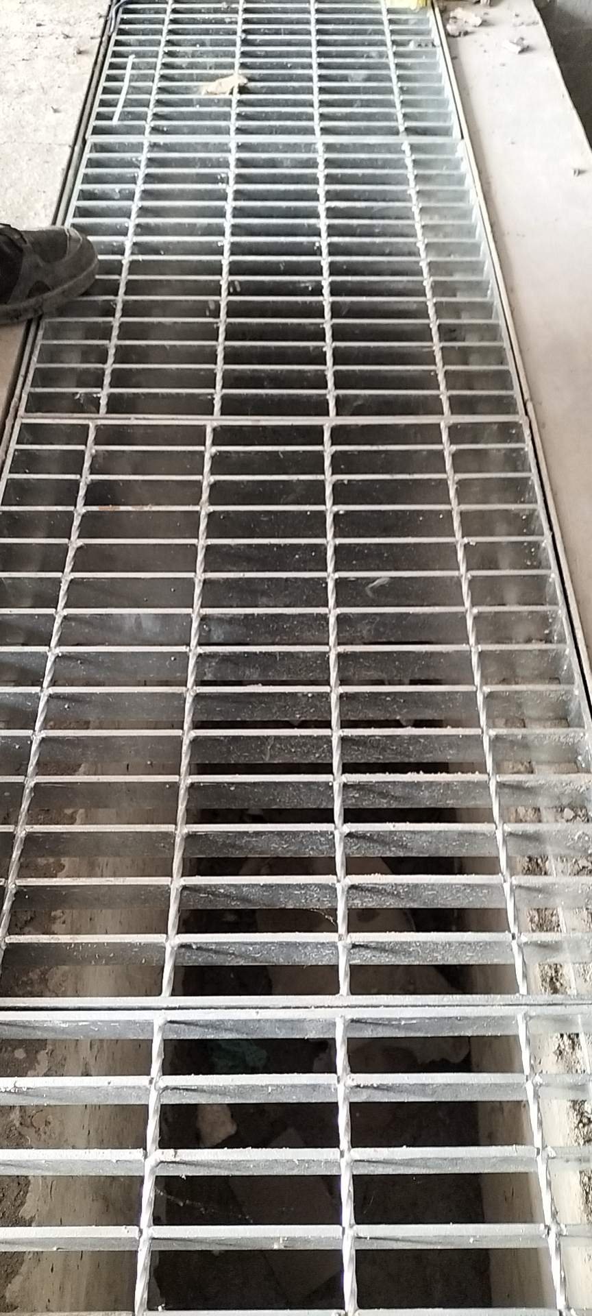 通道走道踏步板下水道钢格栅地下室钢格板生产厂家